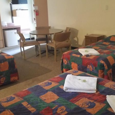 Gateway Motor Inn Narrandera Zimmer foto