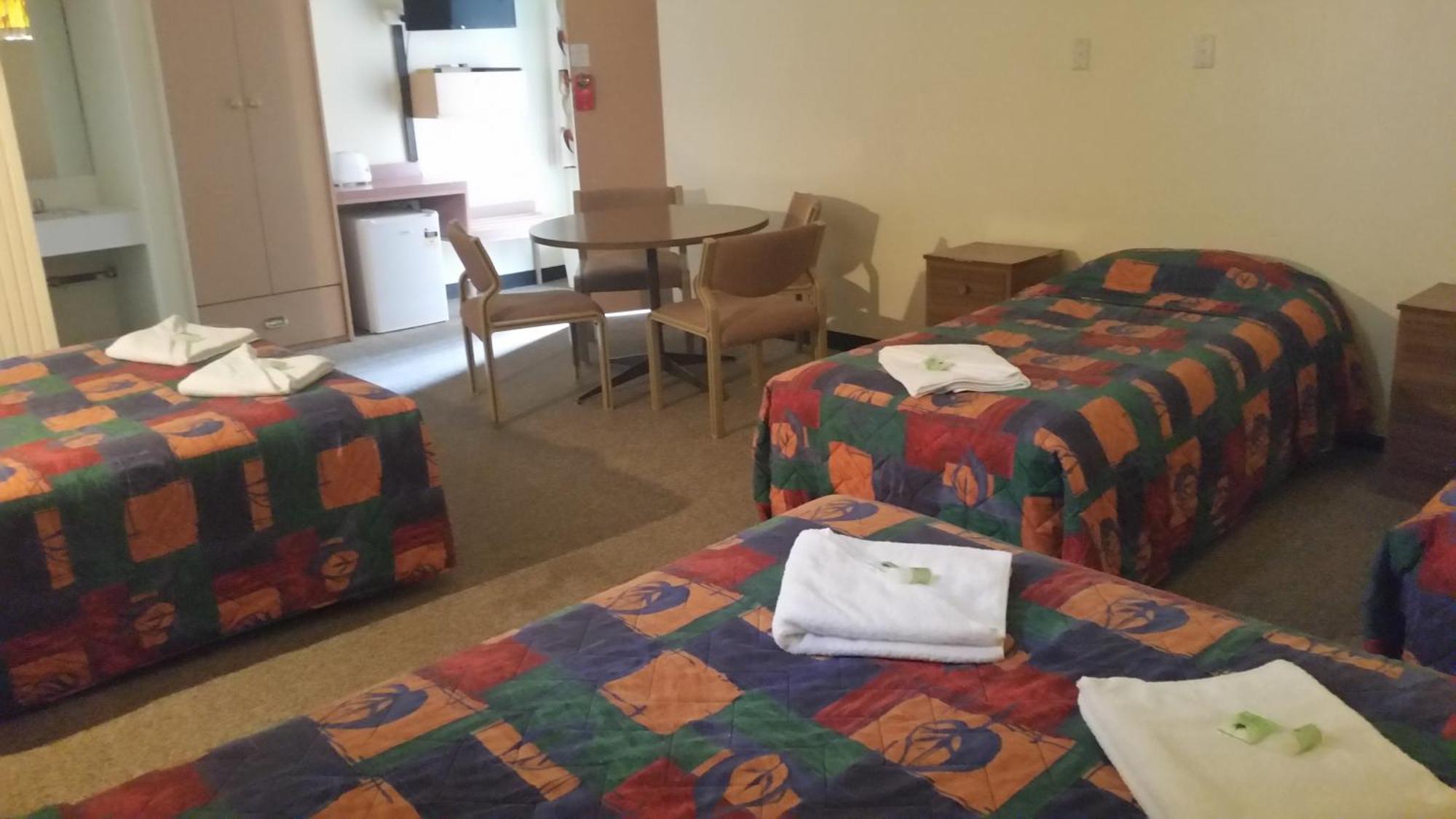 Gateway Motor Inn Narrandera Zimmer foto